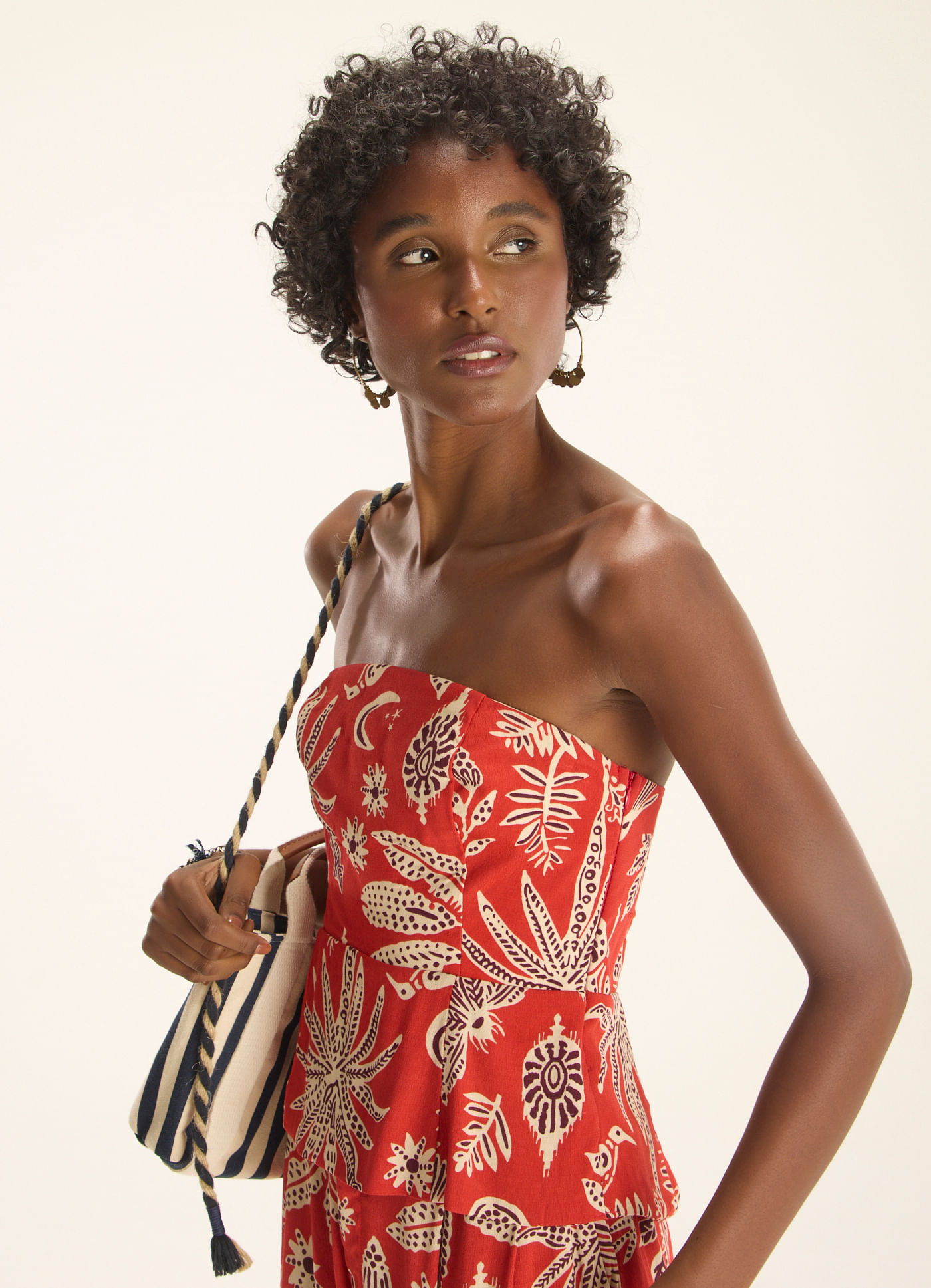 Blusa sem alça estampada indi