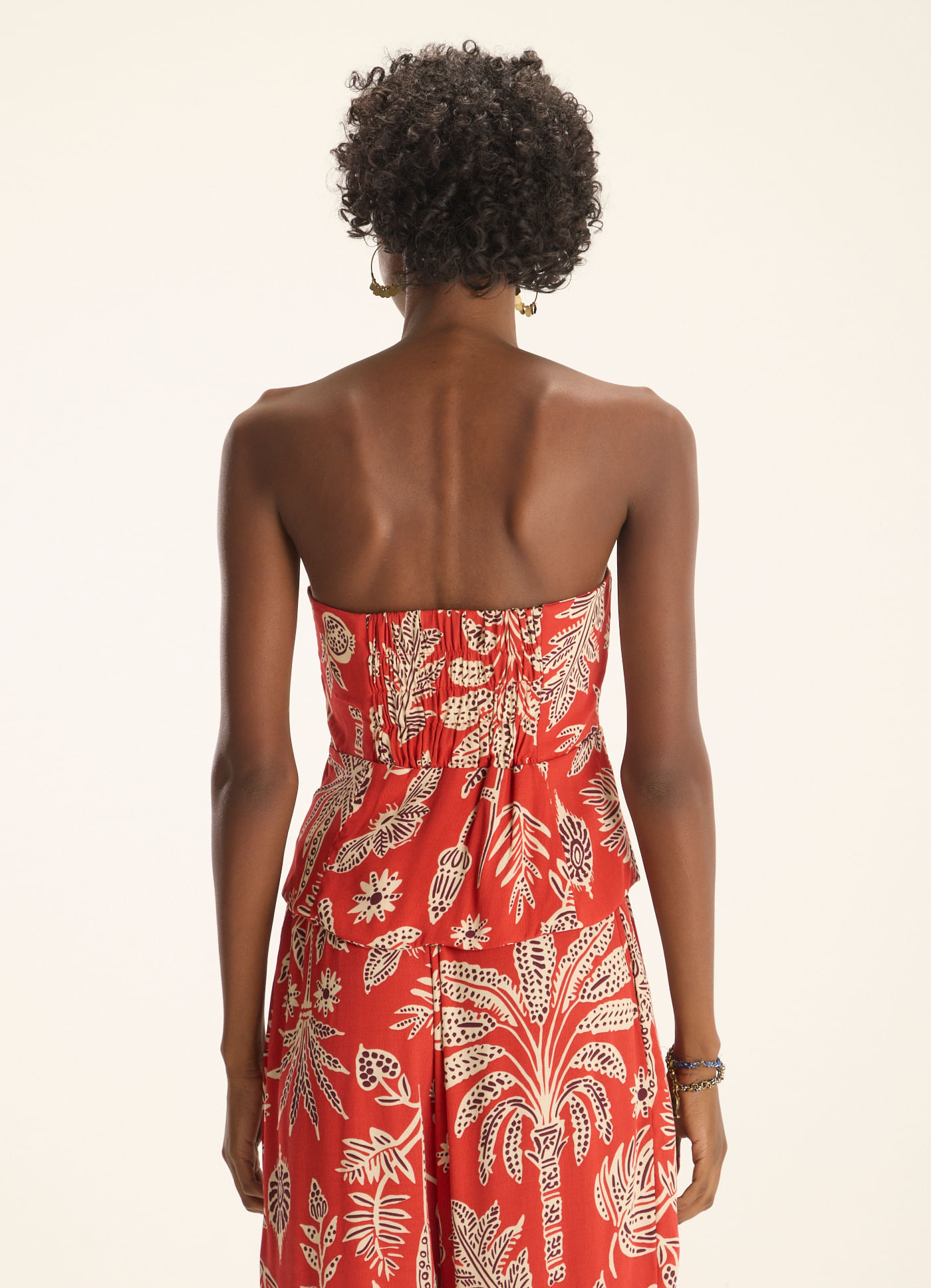 Blusa sem alça estampada indi