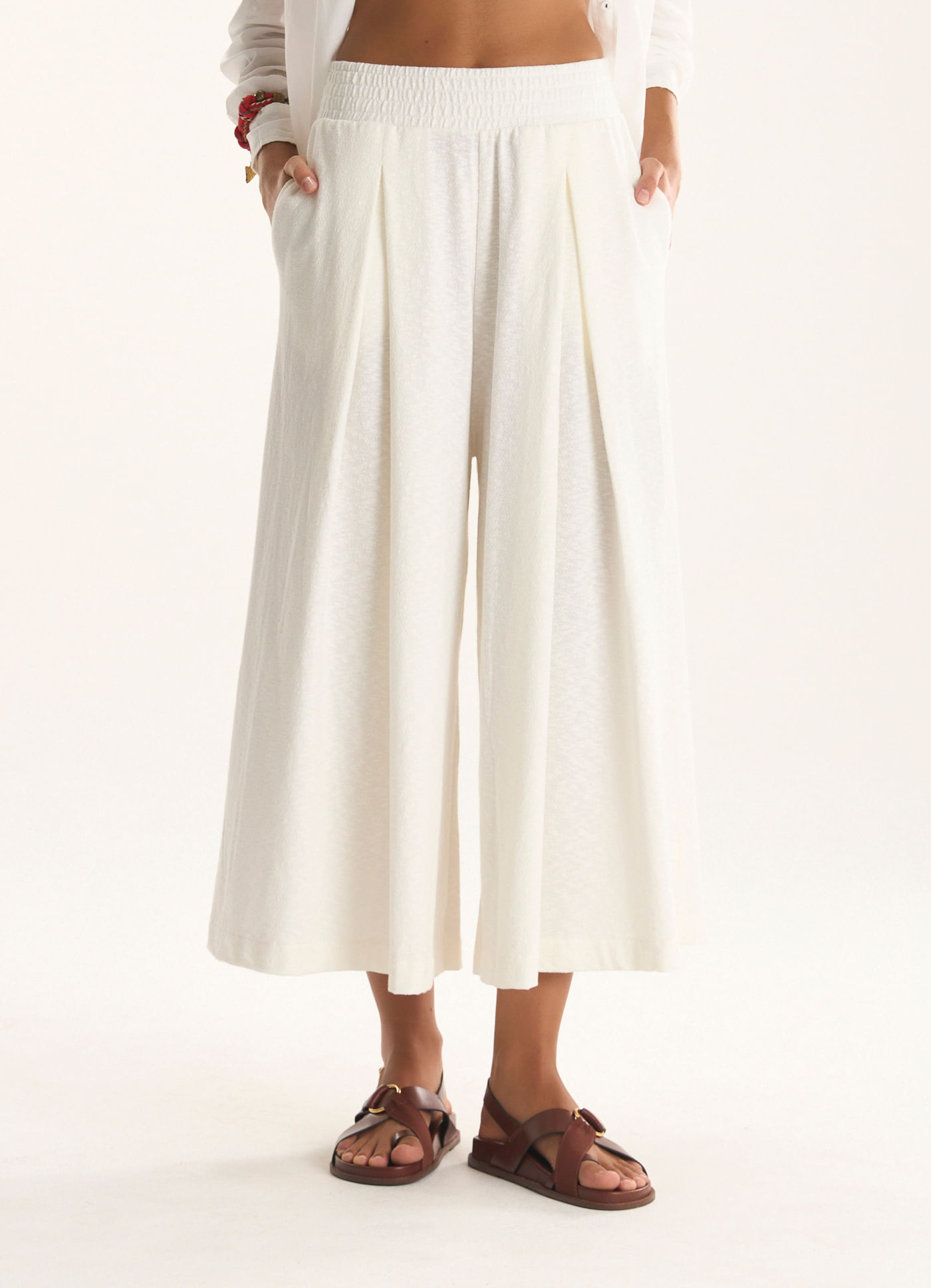 Calca corsario malha crepe flame off white