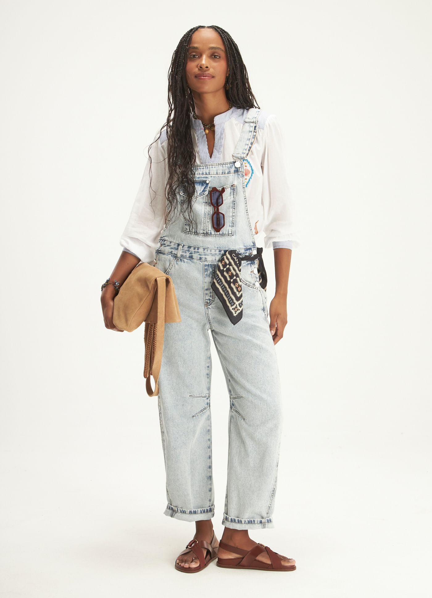 Jardineira barrel jeans