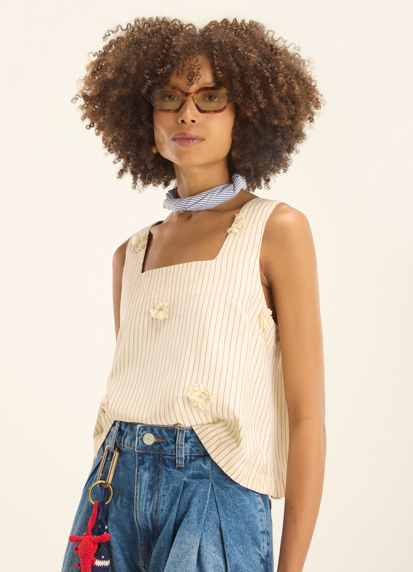 Blusa bordada floral náutico
