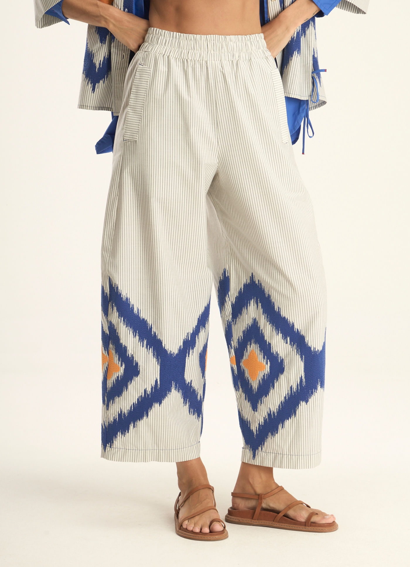 Calça bordado boho navy