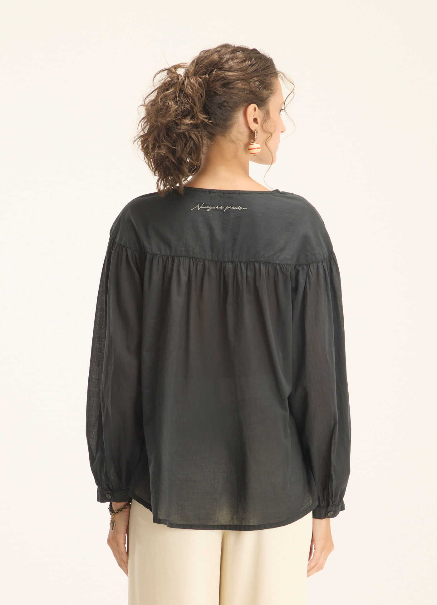 Bata voil liso preto