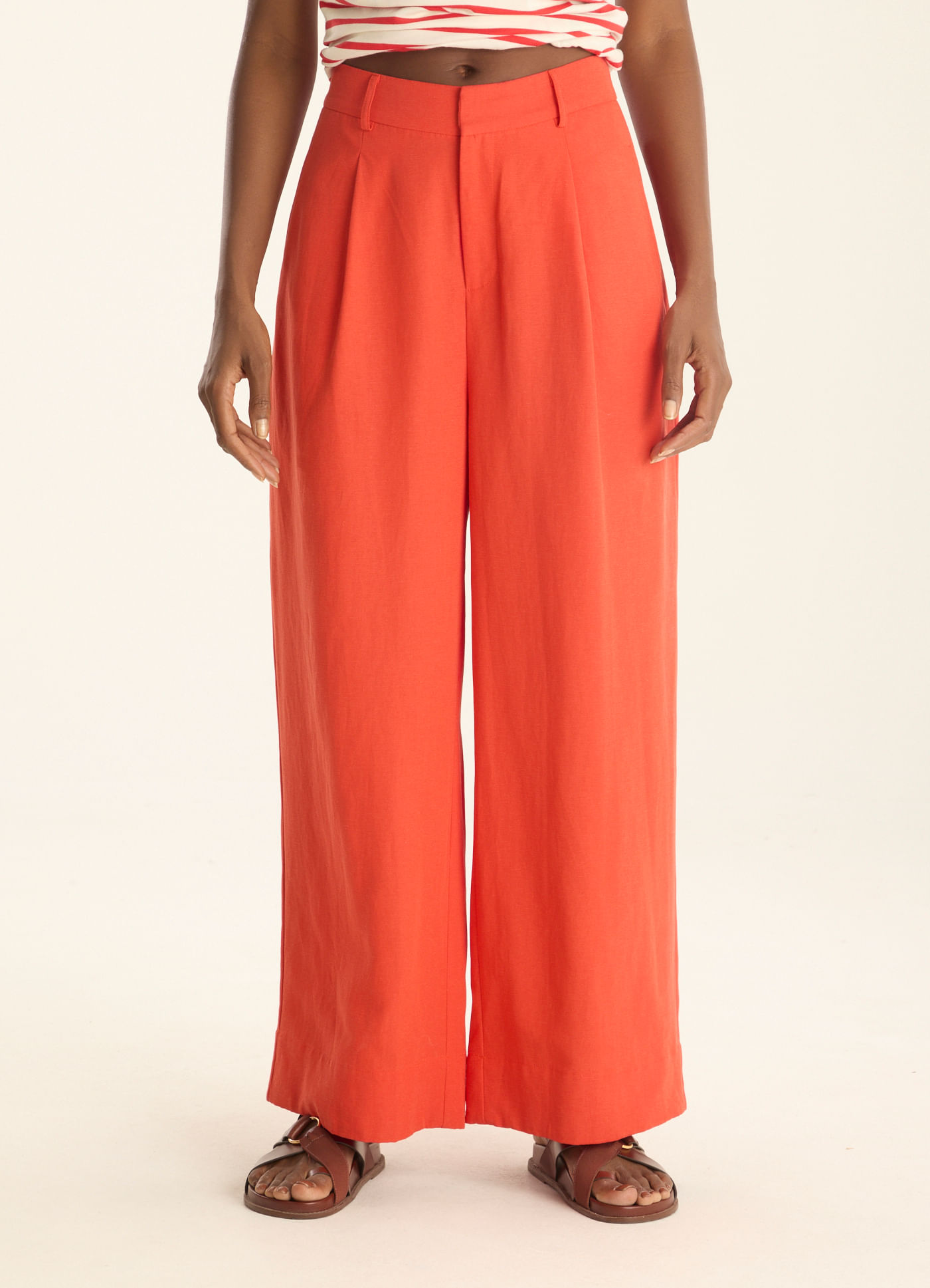 Calça pantalona alfaiataria vermelho