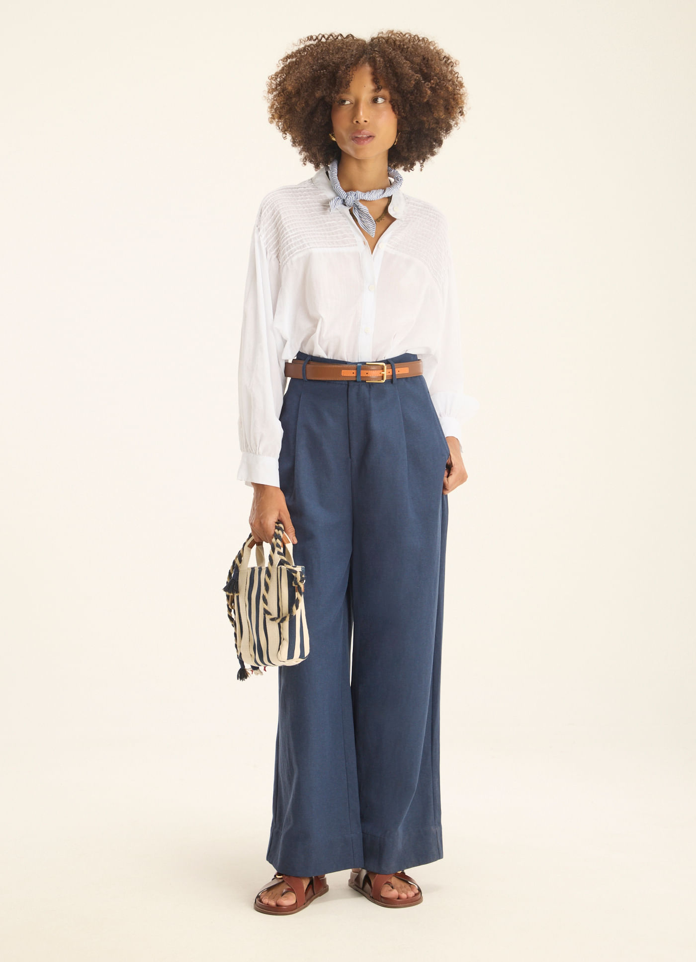 Calça pantalona alfaiataria azul marinho