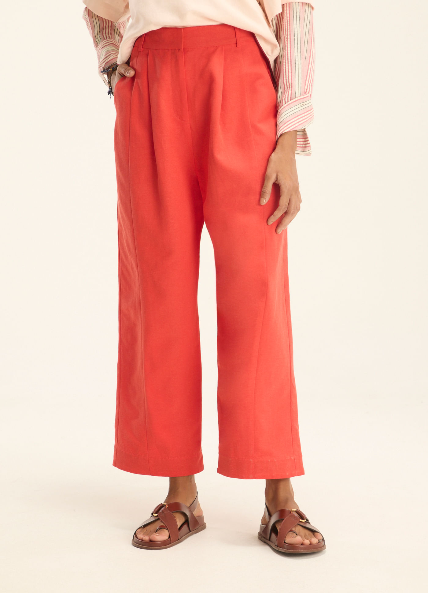 Calça barril linho alfaiataria vermelho
