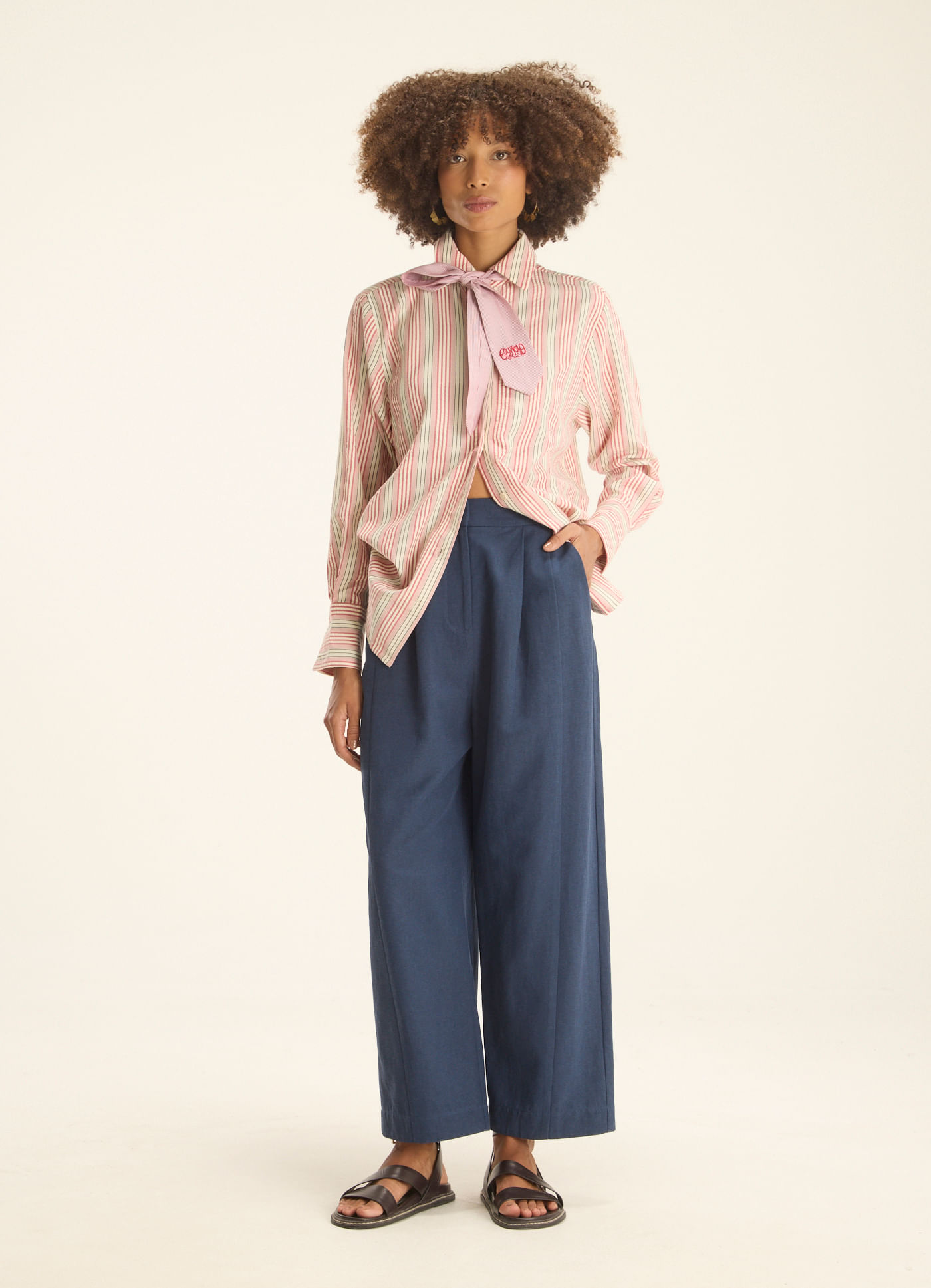 Calça barril linho alfaiataria azul marinho