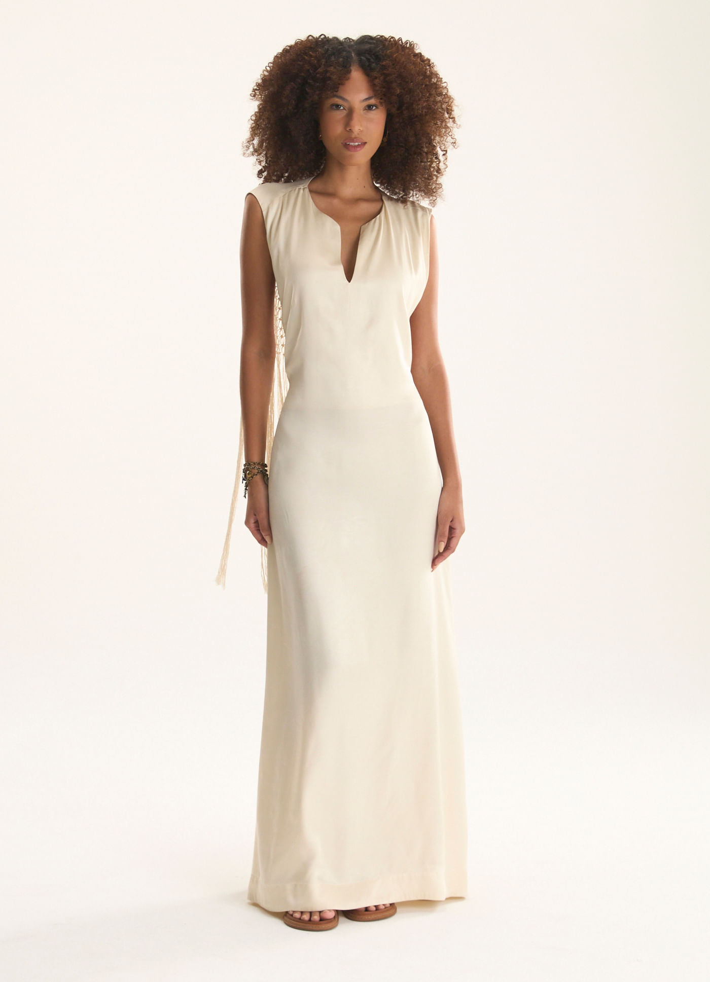 Vestido viscose acetinada macrame bege