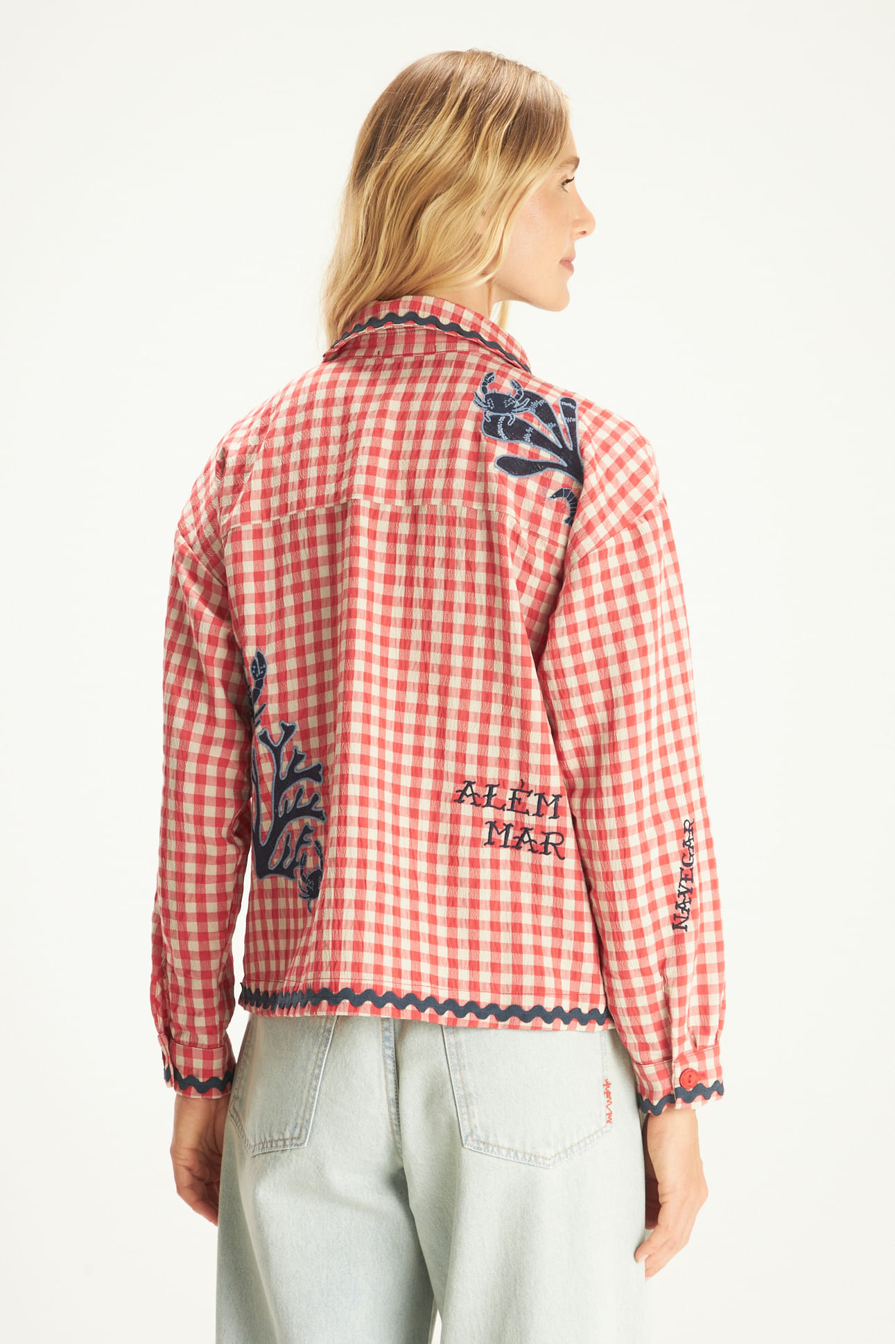 Camisa vichy bordado vermelho