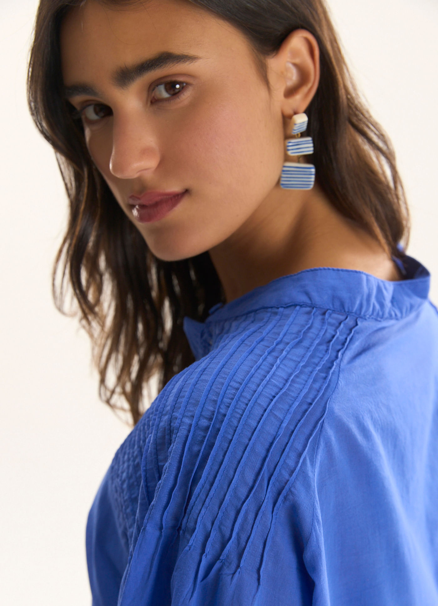 Camisa nervuras voil liso azul escuro