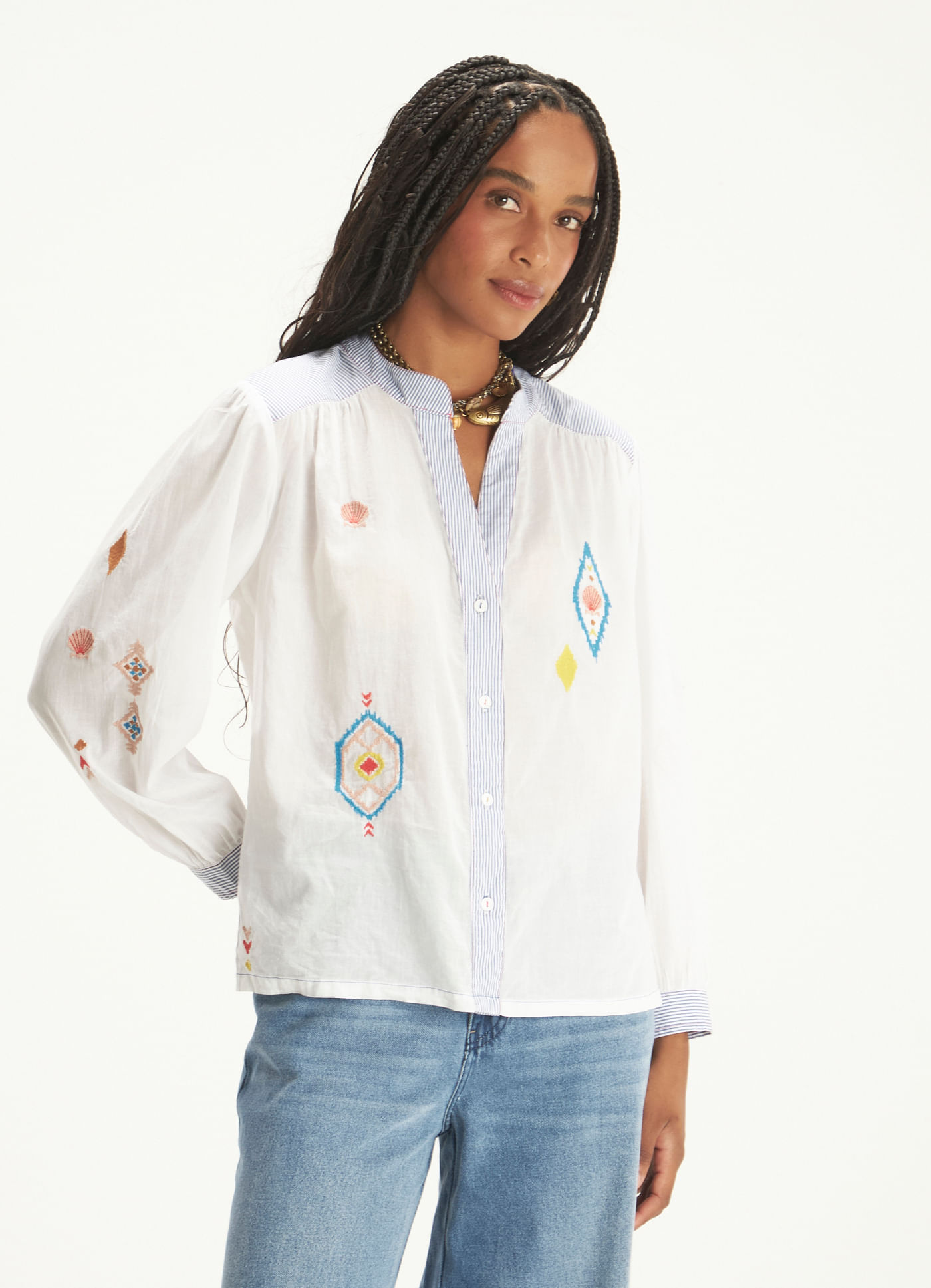 Camisa voil bordado navegar e preciso