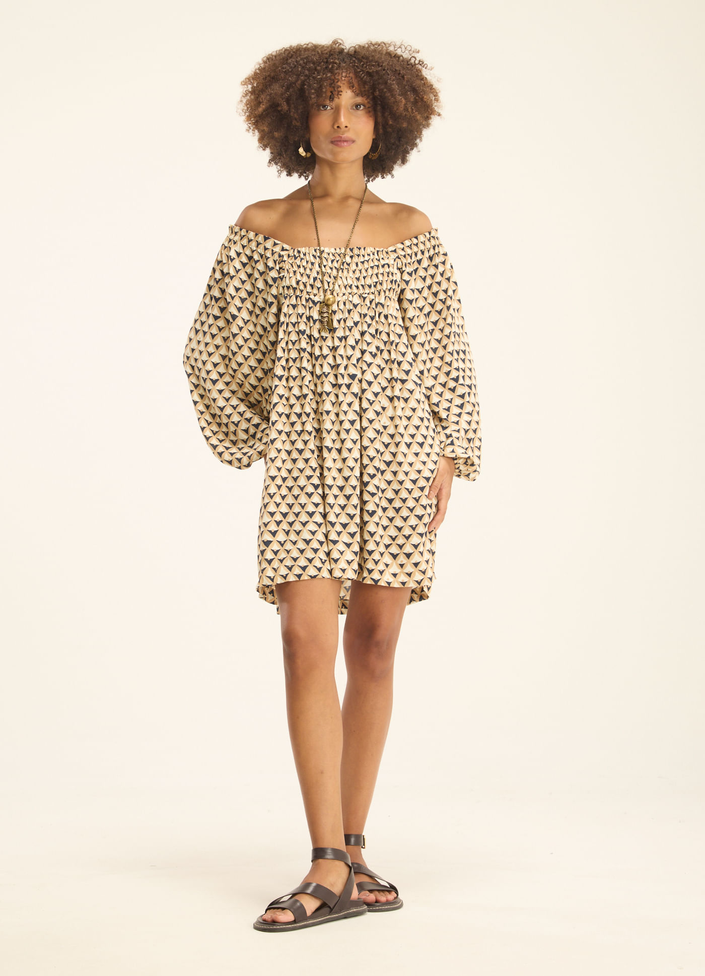 Vestido curto estampado escama