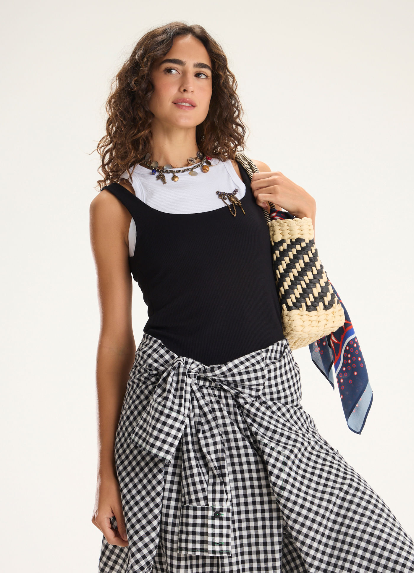 Blusa ribana viscose decote preto