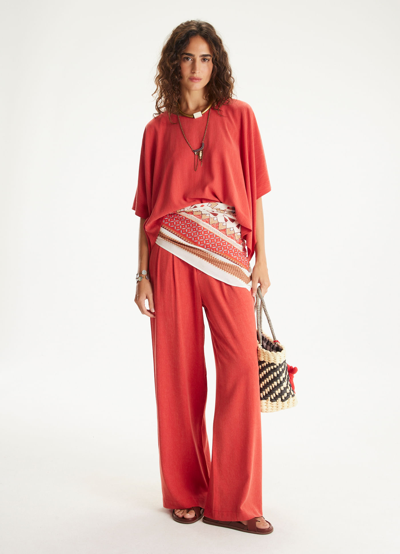 Calça alfaiataria viscose textura vermelho