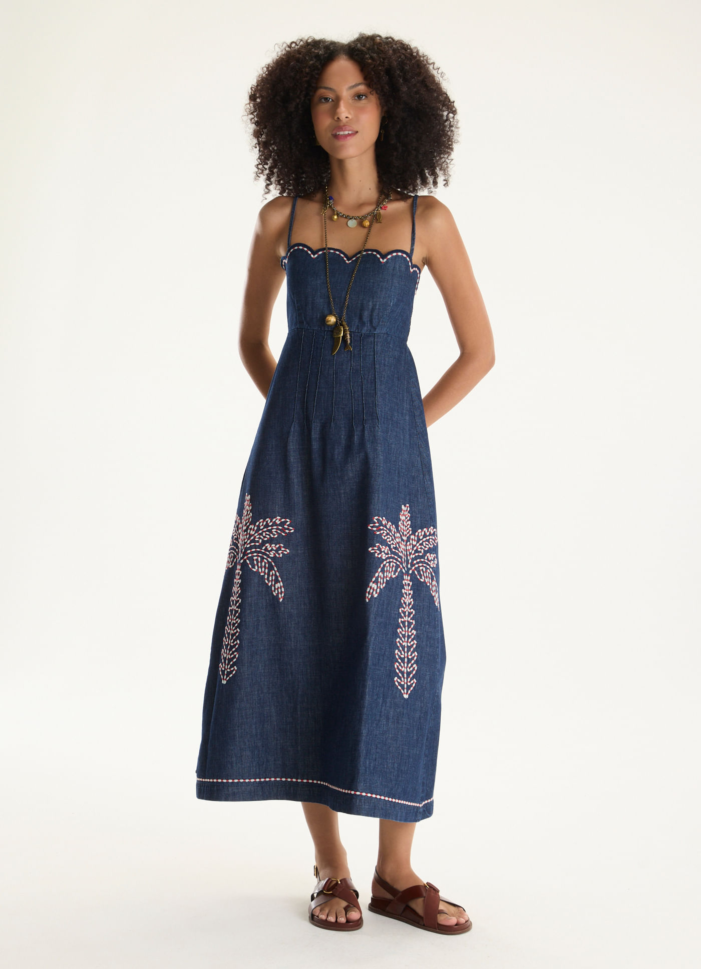 Vestido bordado coqueiros jeans