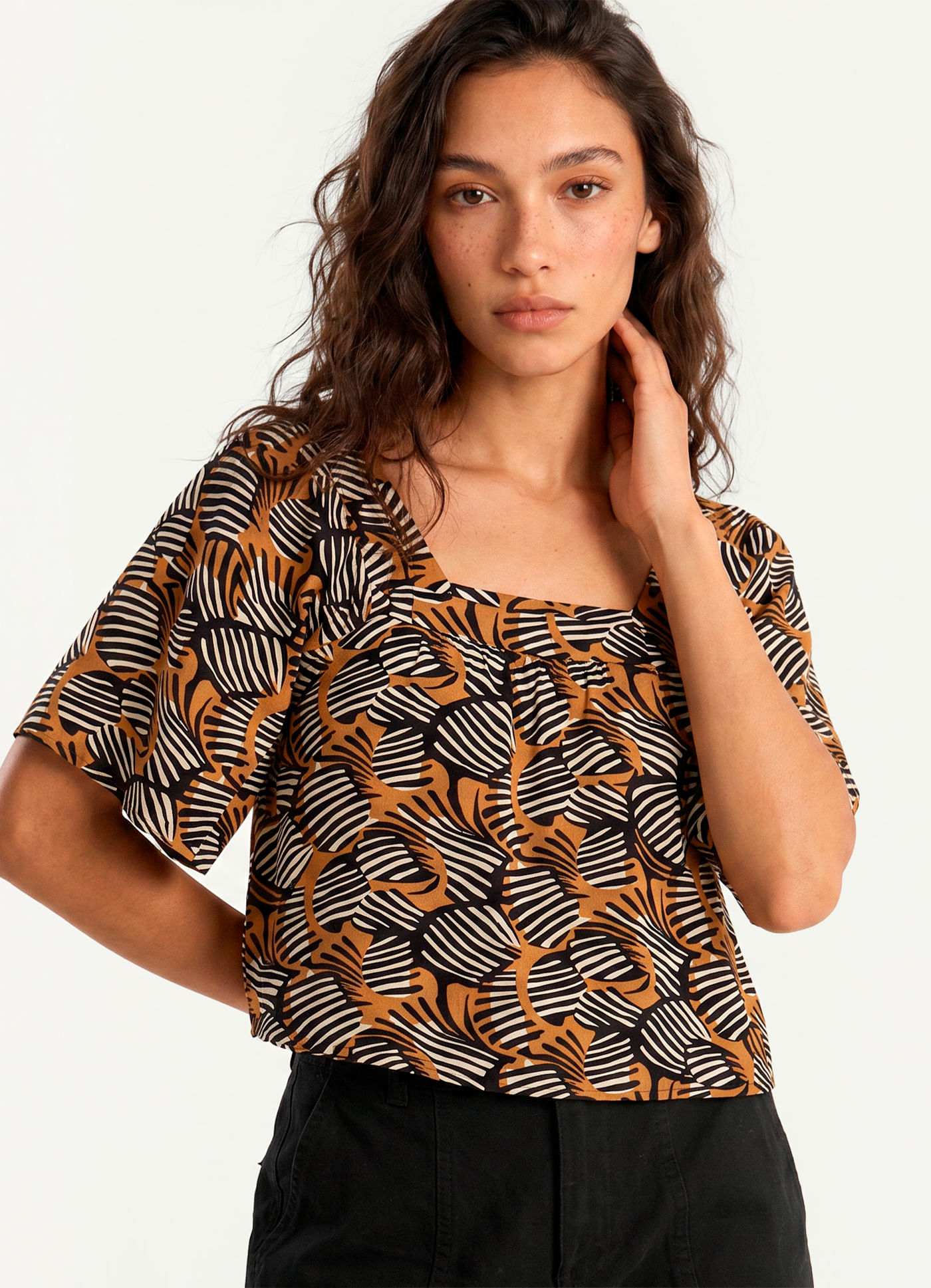 Blusa manga estampada escamas