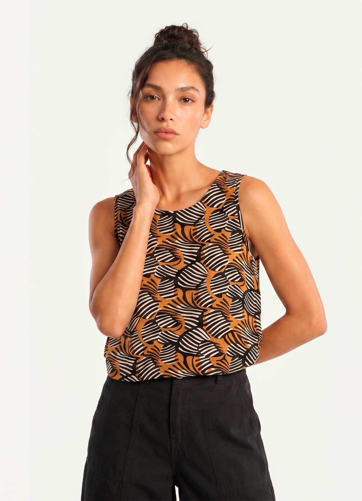 Blusa estampada escamas