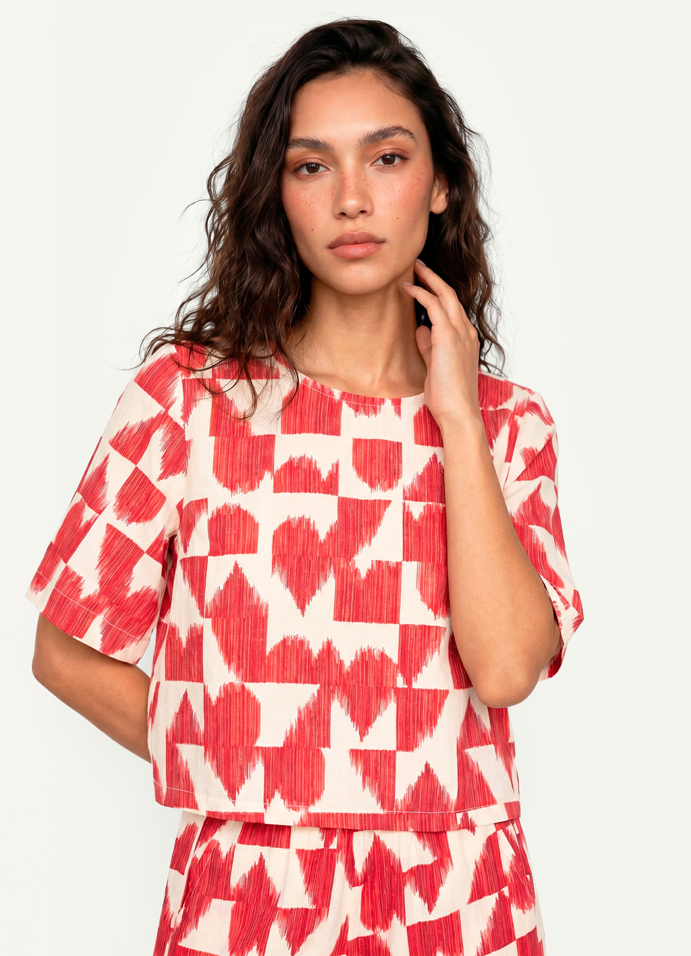 Blusa t-shirt estampada coração partido